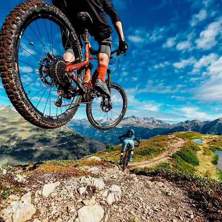 Parkareal - Freier Blick Auf Berge, Ruhig, Sonnig, Sw-balkon, Parkplatz *