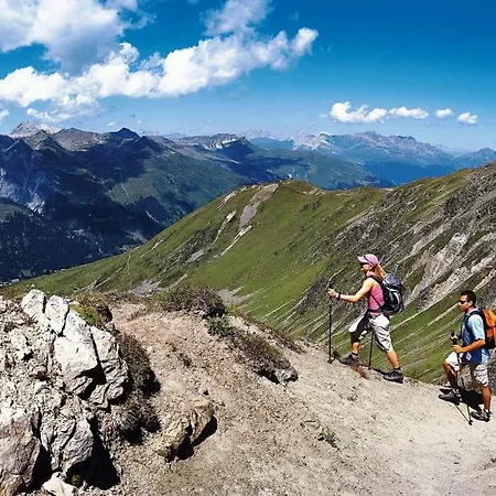 Parkareal - Freier Blick Auf Berge, Ruhig, Sonnig, Sw-balkon, Parkplatz Apartment